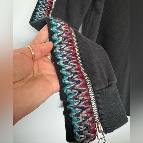 D'zzit New Fleece Black Hoodie Sweatshirt With Colorful Zipper Accents Size M - Picture 3 of 5